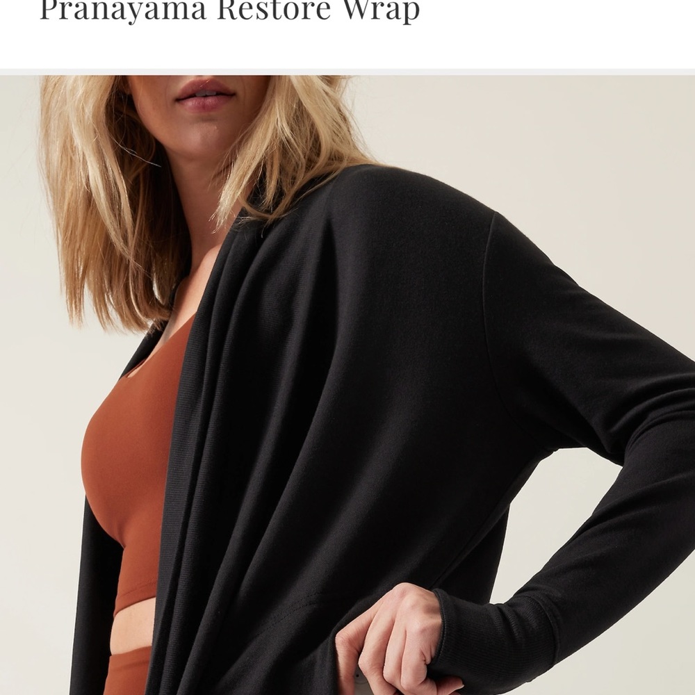 Athlete sweaters with magnetic closures